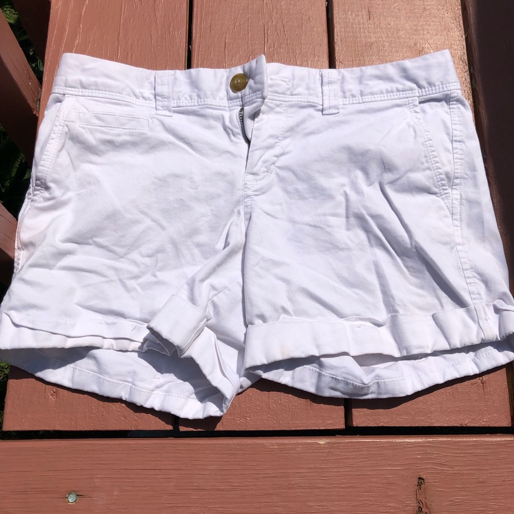 white 5” shorts from old navy